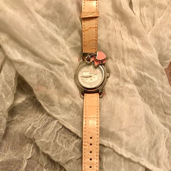 😸Hello Kitty watch NWOT’s SOld - Picture 5 of 5